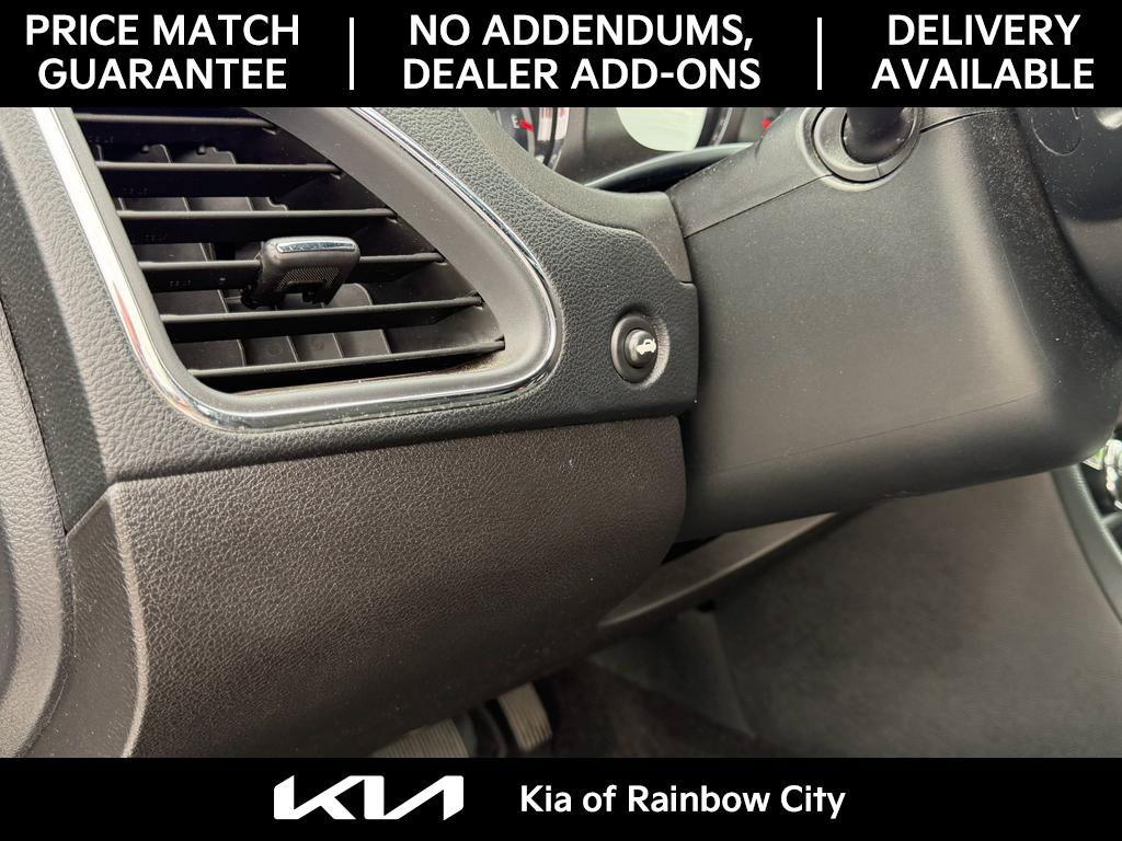 Used 2011 Chrysler 200 LX FWD image 13