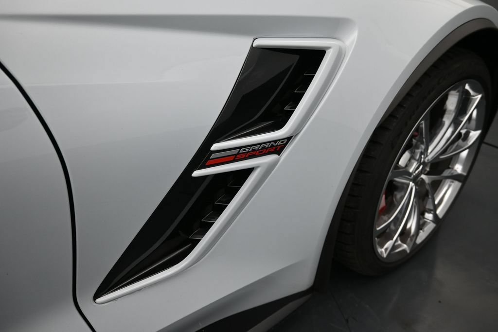 Used 2019 Chevrolet Corvette Grand Sport RWD image 16