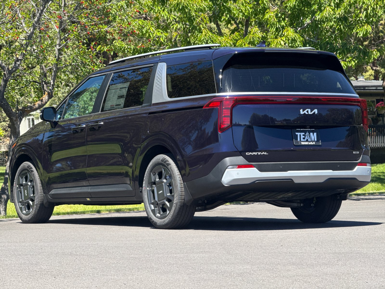 New 2026 Kia Carnival EX FWD image 6