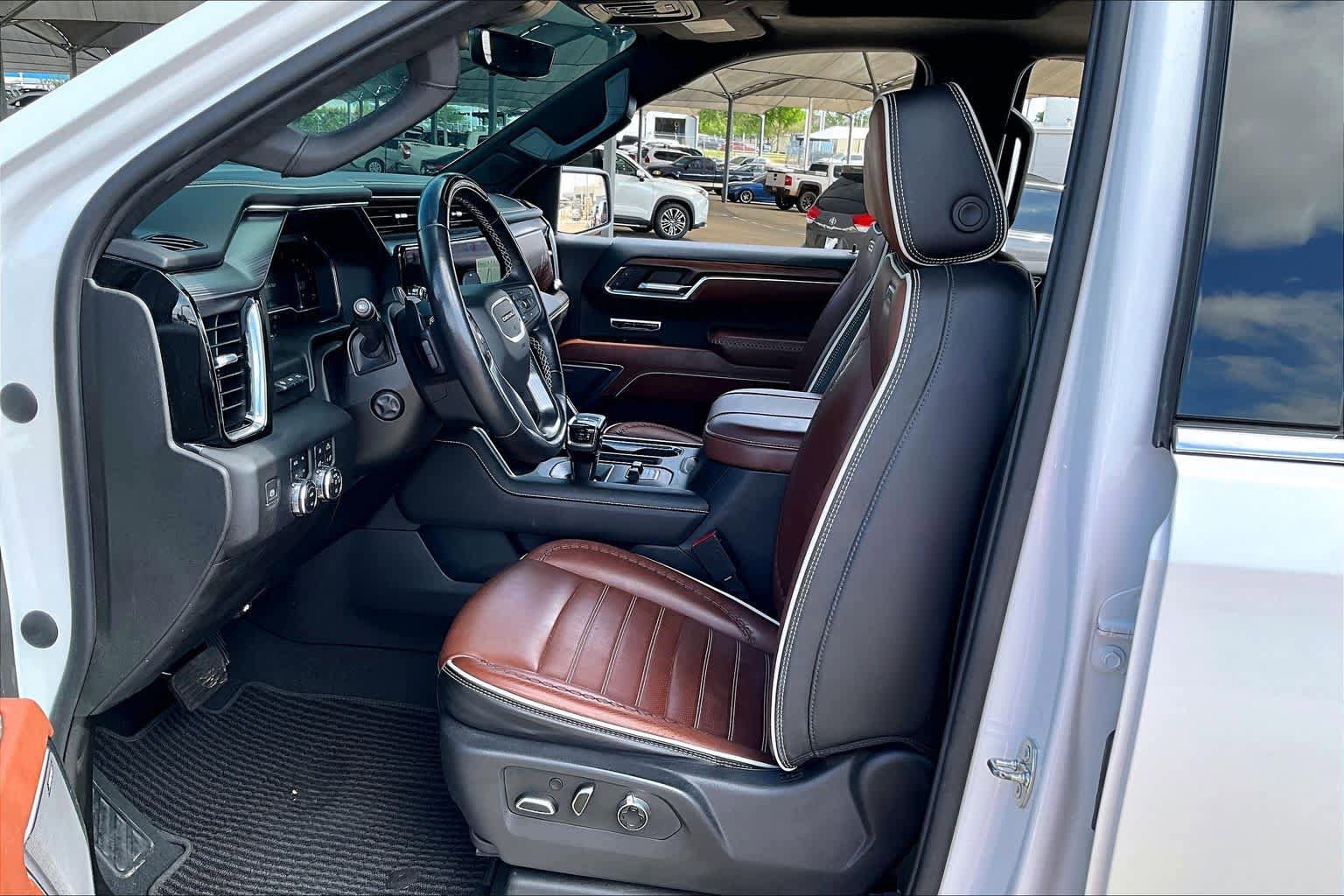 Used 2023 GMC Sierra 1500 Denali Ultimate AWD/4WD image 8