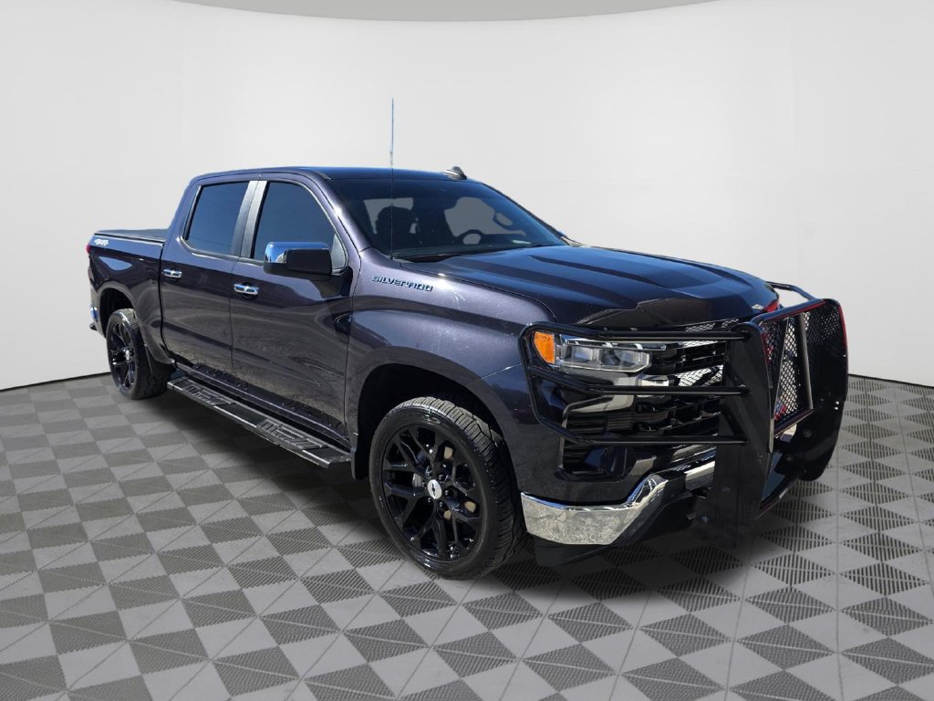 Used 2024 Chevrolet Silverado 1500 LT AWD/4WD image 4