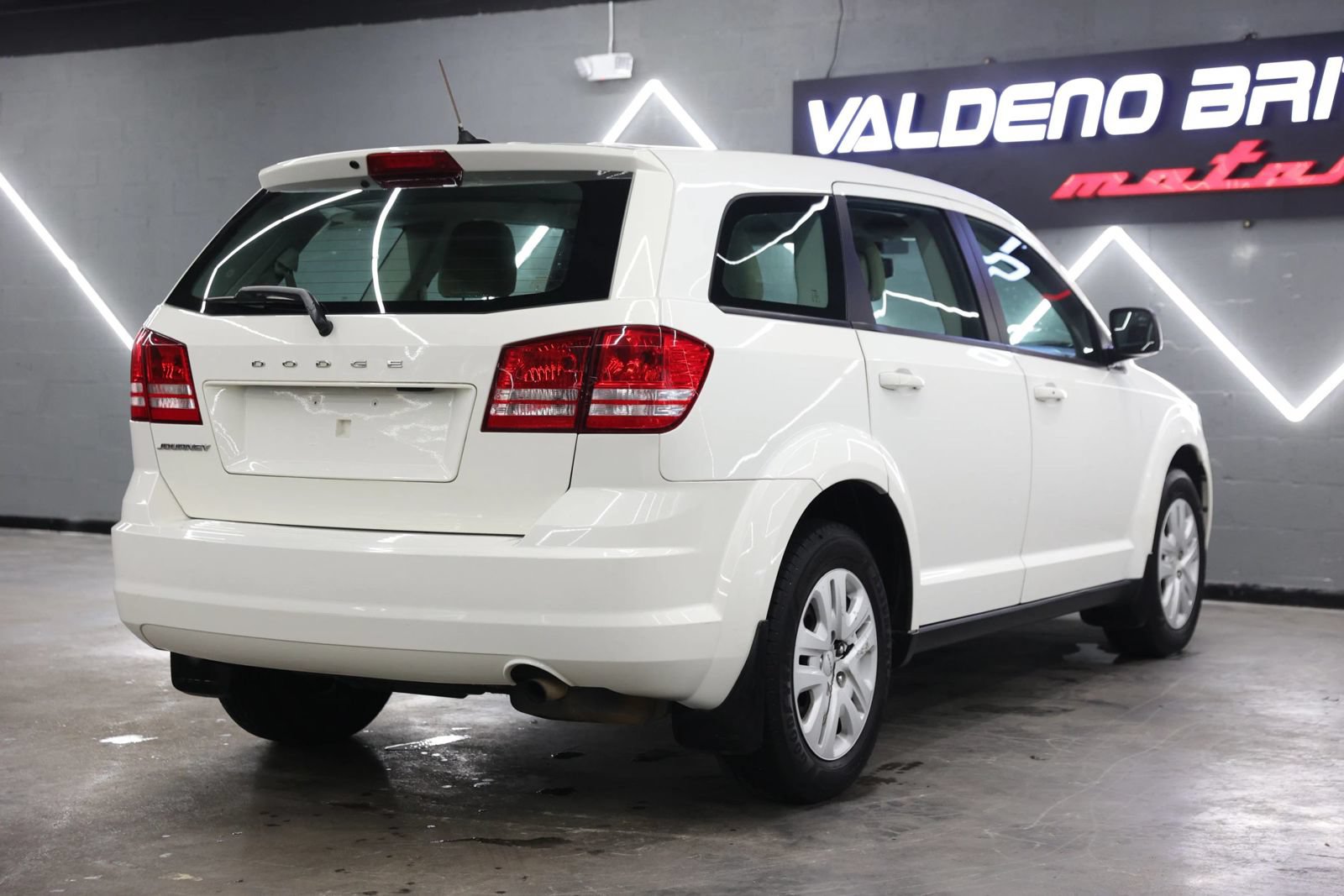 Used 2015 Dodge Journey American Value Package w/ Flexible Seating Group FWD image 27