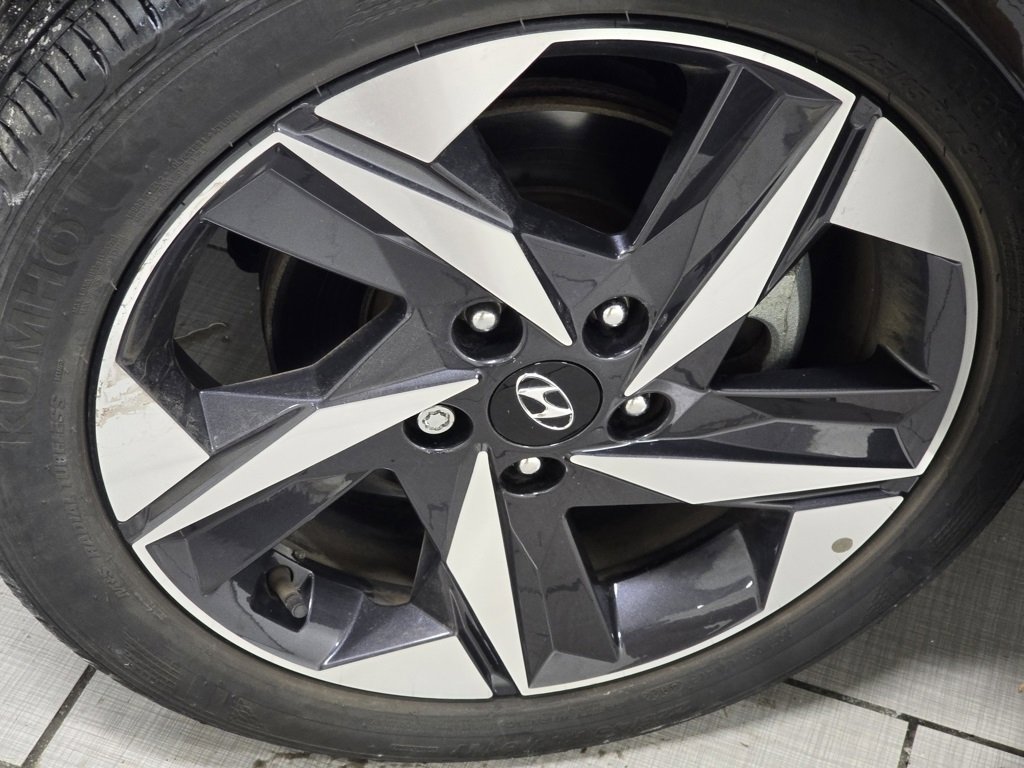 Used 2023 Hyundai Elantra SEL w/ Convenience Package image 8