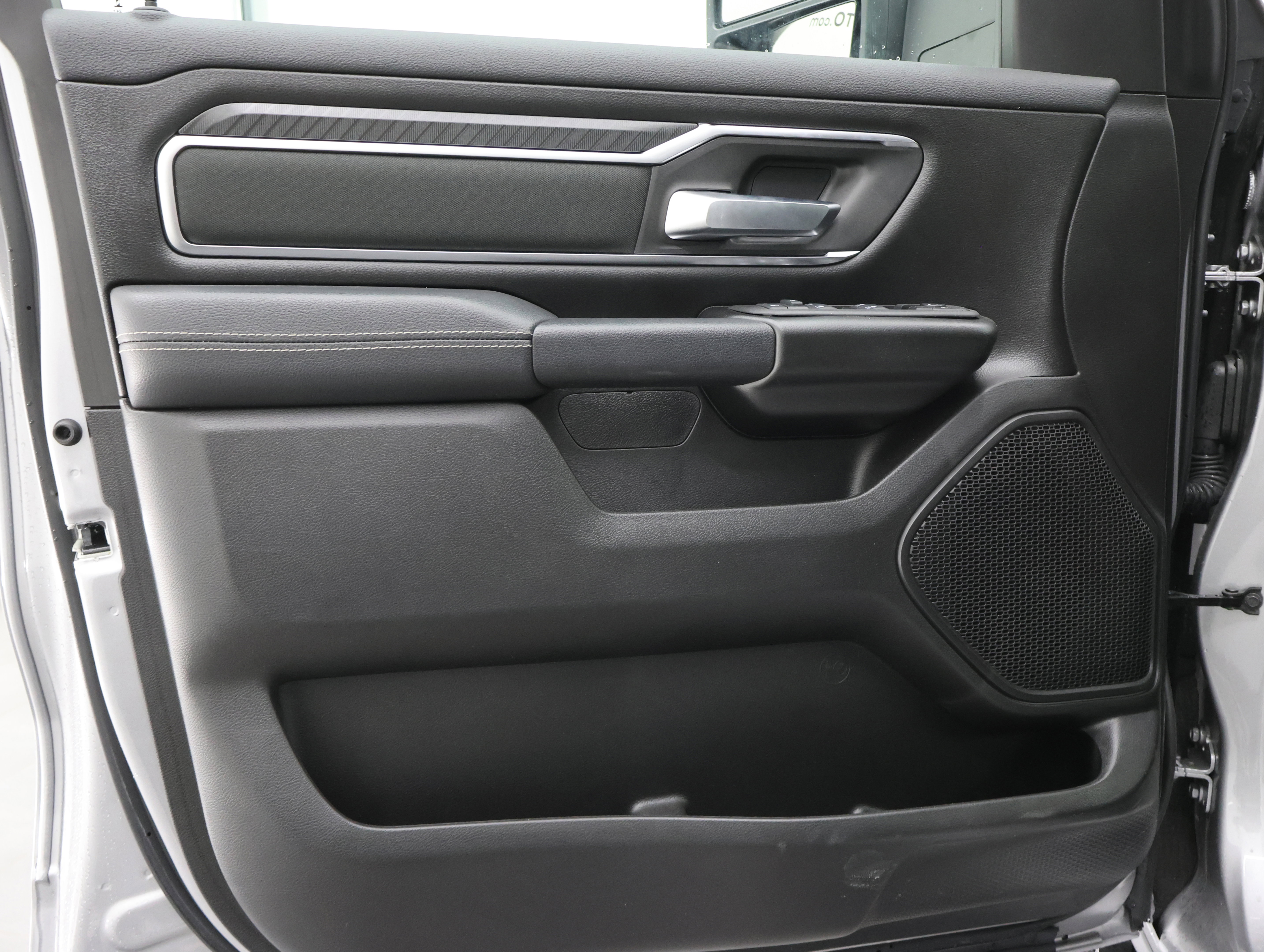 Used 2025 RAM 1500 Big Horn AWD/4WD image 40