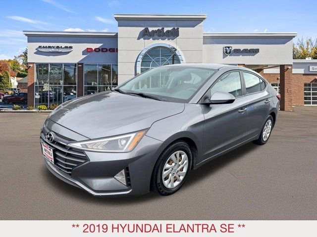 Used 2019 Hyundai Elantra SE w/ Cargo Package image 4