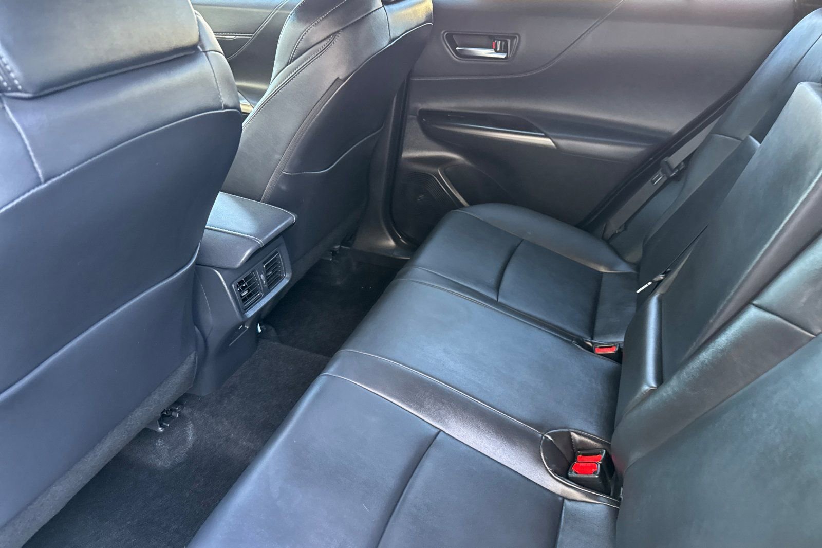 Used 2024 Toyota Venza Nightshade image 12
