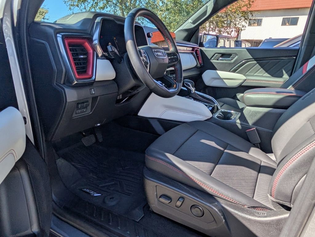Used 2024 GMC Canyon AT4X image 12