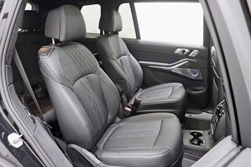 Used 2024 BMW X7 M60i w/ Executive Package image 35