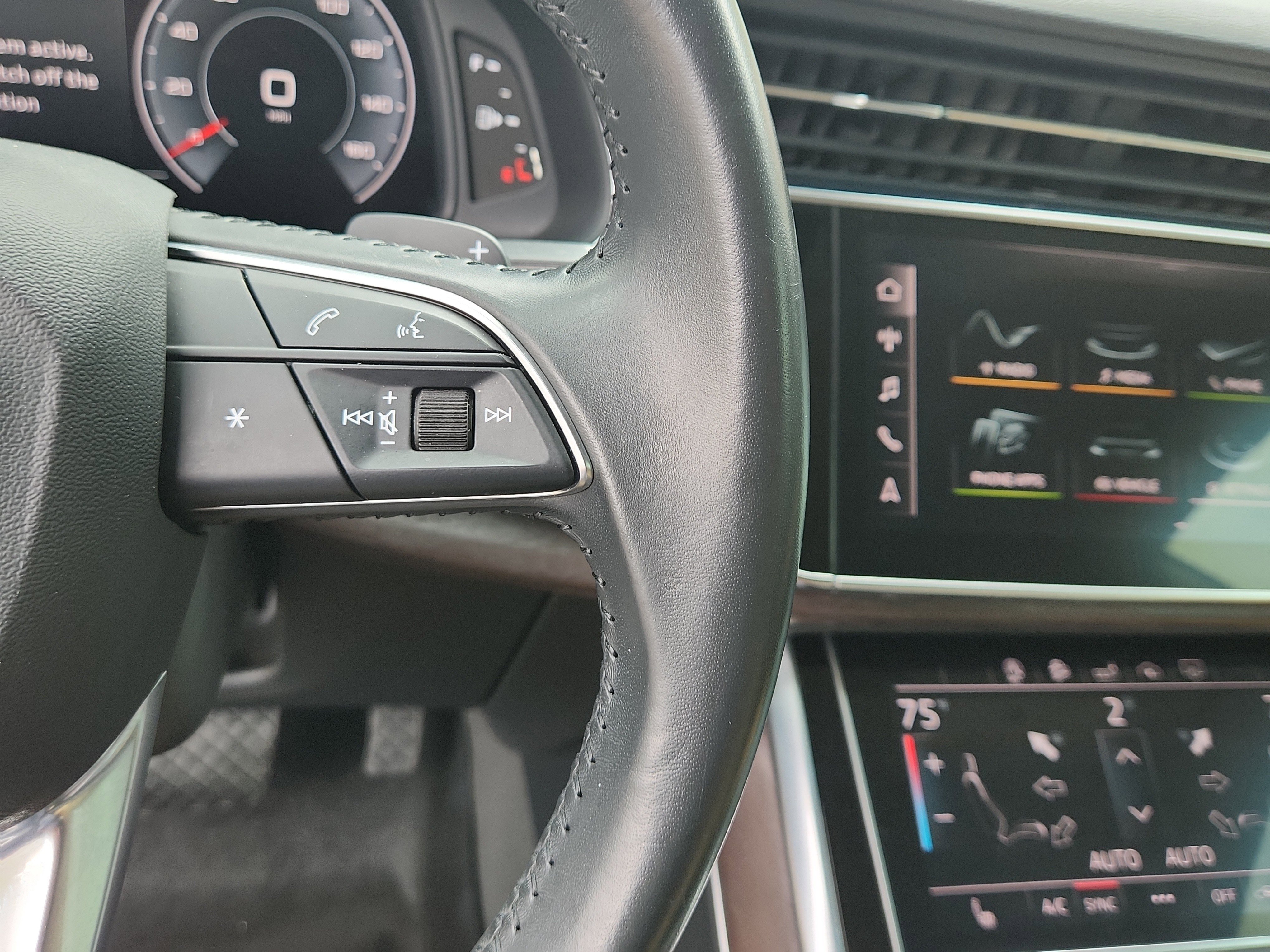 Used 2019 Audi Q8 Premium w/ Convenience Package image 22