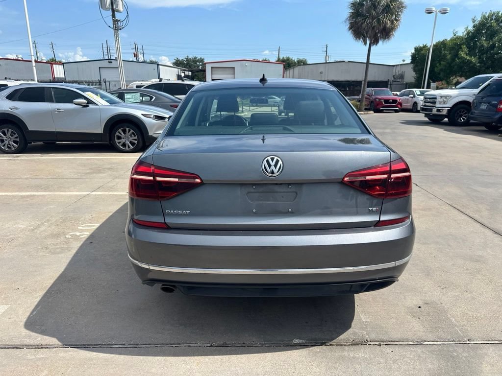 Used 2018 Volkswagen Passat 2.0T FWD image 6