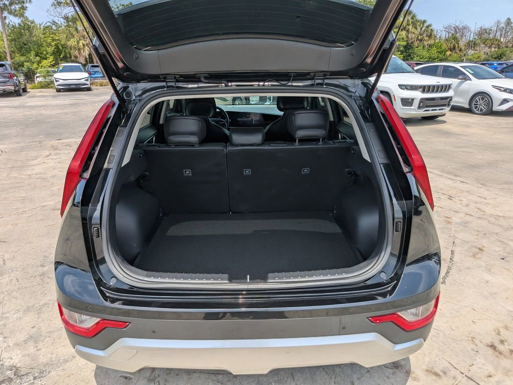 Certified 2024 Kia Niro EX FWD image 12