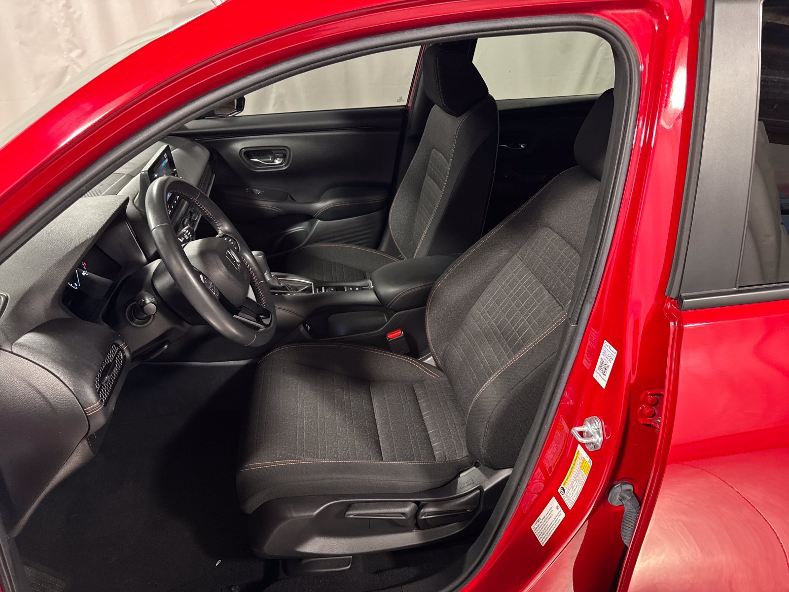 Used 2023 Honda HR-V Sport image 3