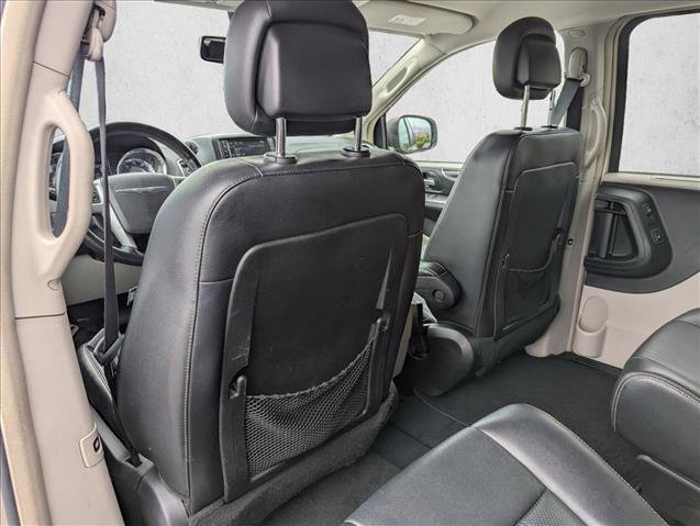 Used 2015 Chrysler Town & Country Touring-L w/ Driver Convenience Group FWD image 23