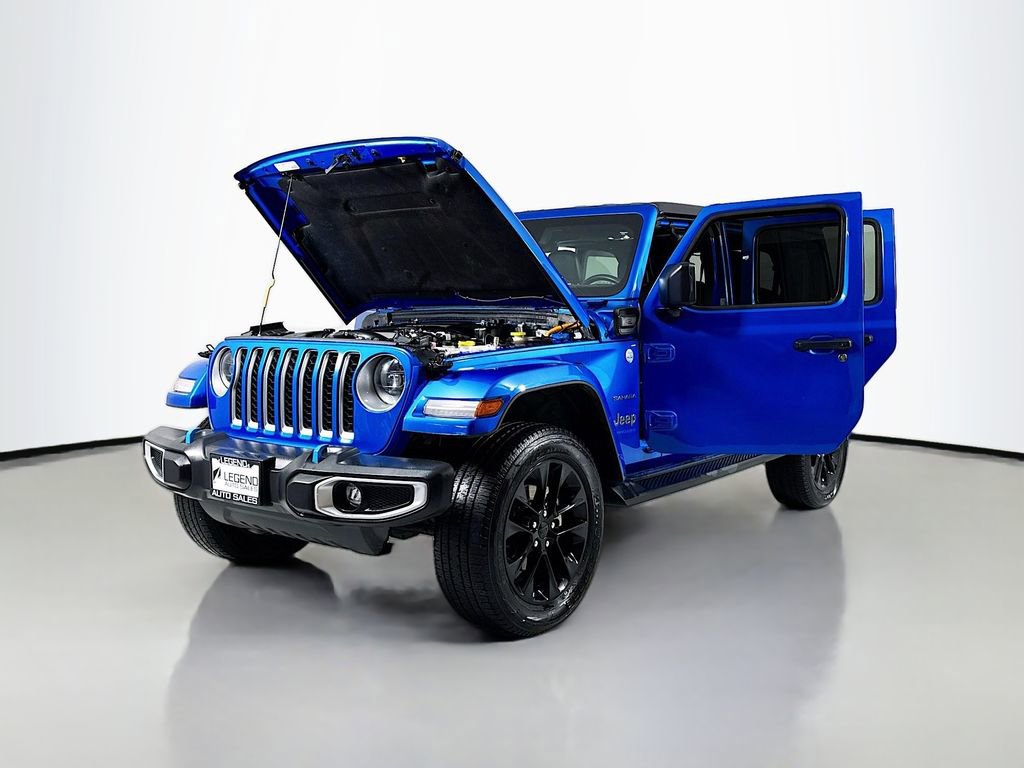 Used 2023 Jeep Wrangler Unlimited Sahara w/ Cold Weather Group AWD/4WD image 25