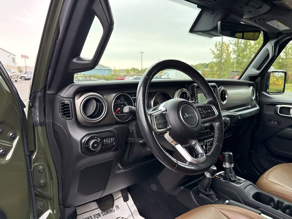 Used 2021 Jeep Wrangler Unlimited Rubicon w/ Dual Top Group AWD/4WD image 23