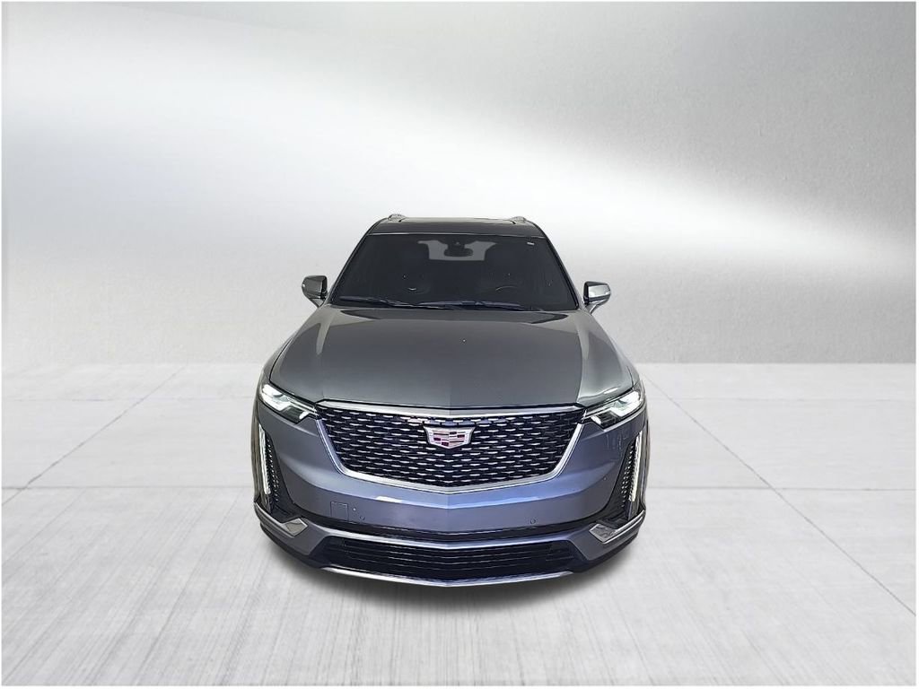 Used 2022 Cadillac XT6 Premium Luxury image 3