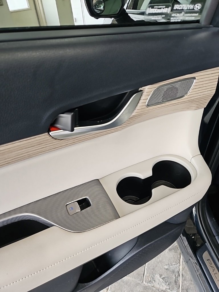 Used 2022 Hyundai Palisade Limited image 24