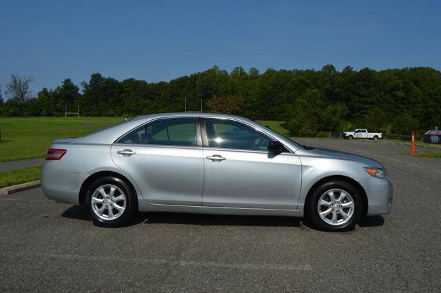 Used 2011 Toyota Camry LE w/ LE Extra-Value Pkg FWD image 4
