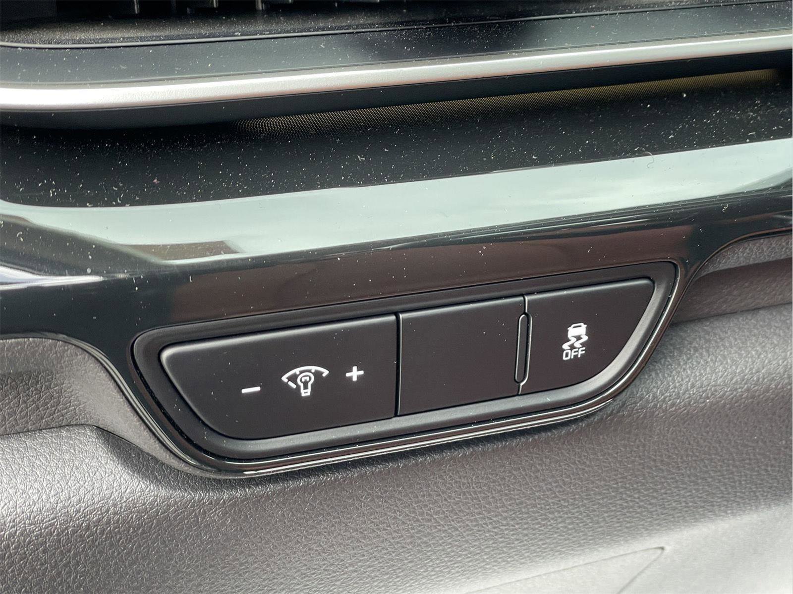 Used 2025 Kia Carnival SX Prestige image 28