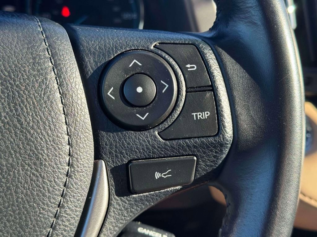 Used 2018 Toyota RAV4 XLE image 23