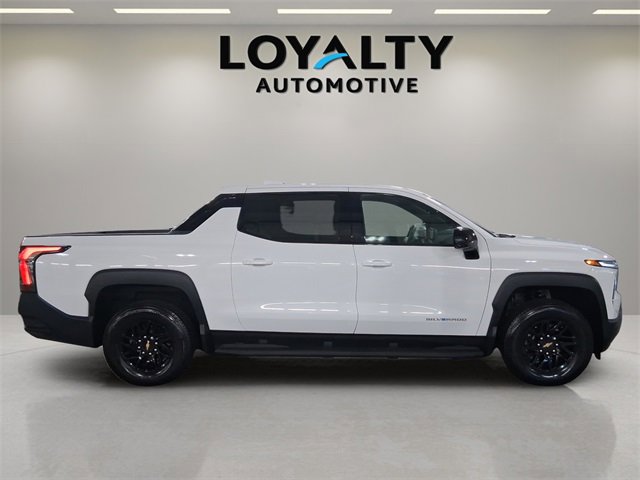 Used 2025 Chevrolet Silverado EV LT image 6