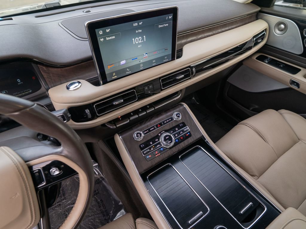 Used 2020 Lincoln Aviator Reserve w/ Equipment Group 202A image 29