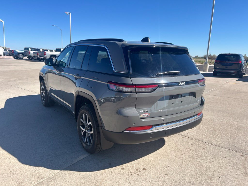 New 2027 Jeep Grand Cherokee Laredo X AWD/4WD image 3