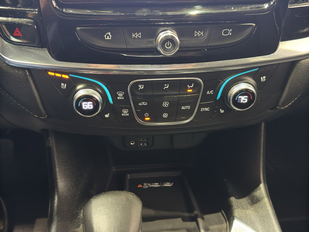 Used 2023 Chevrolet Traverse Premier image 32