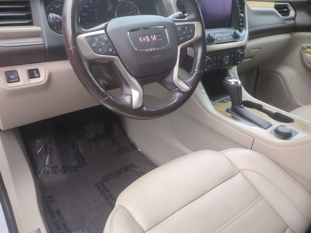 Used 2019 GMC Acadia Denali w/ Technology Package FWD image 9