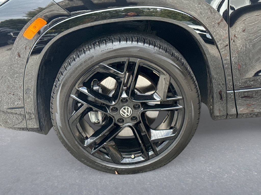 Used 2025 Volkswagen Tiguan SE R-Line AWD/4WD image 19