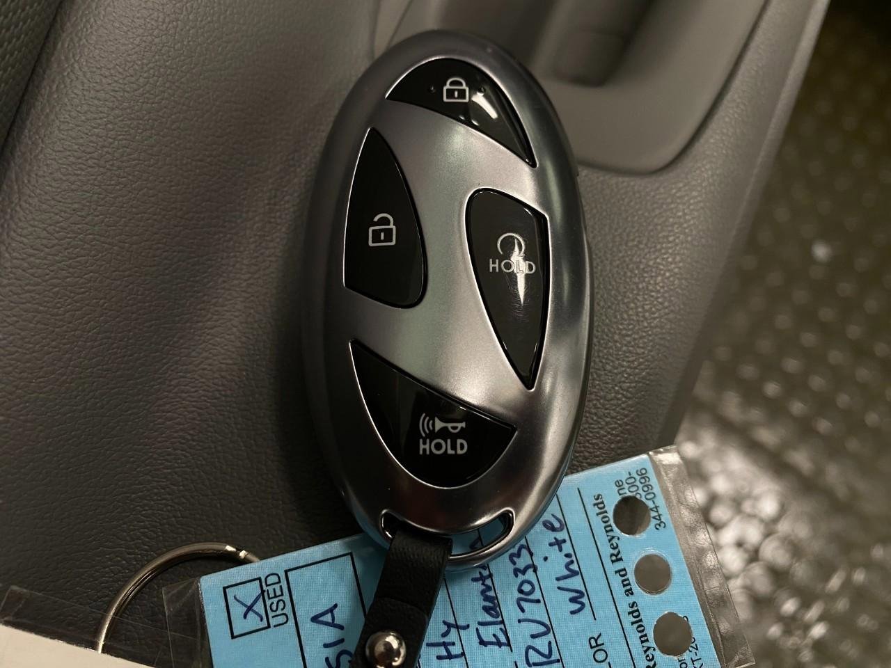 Certified 2024 Hyundai Elantra SEL FWD image 30