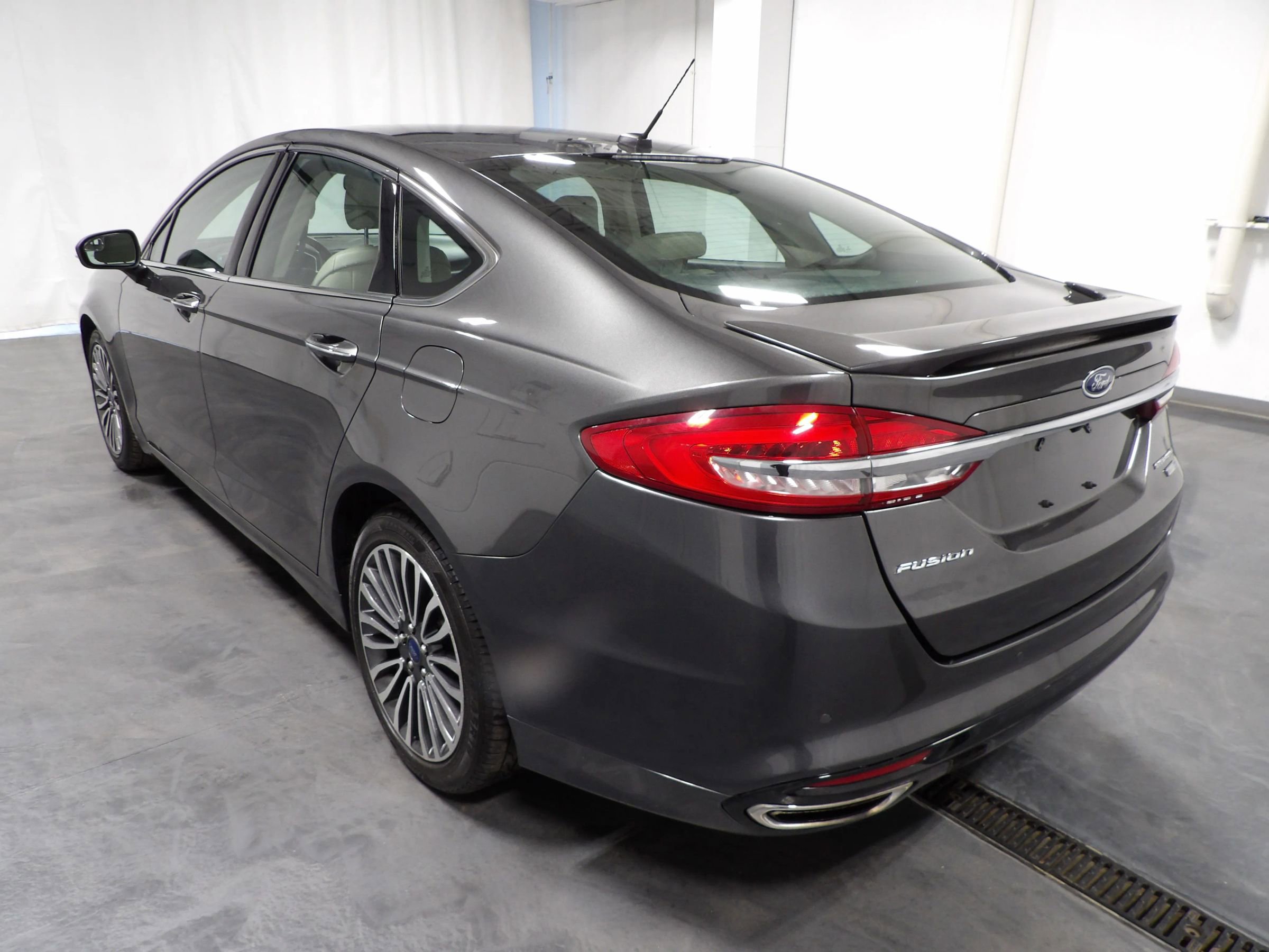 Used 2018 Ford Fusion Titanium image 6