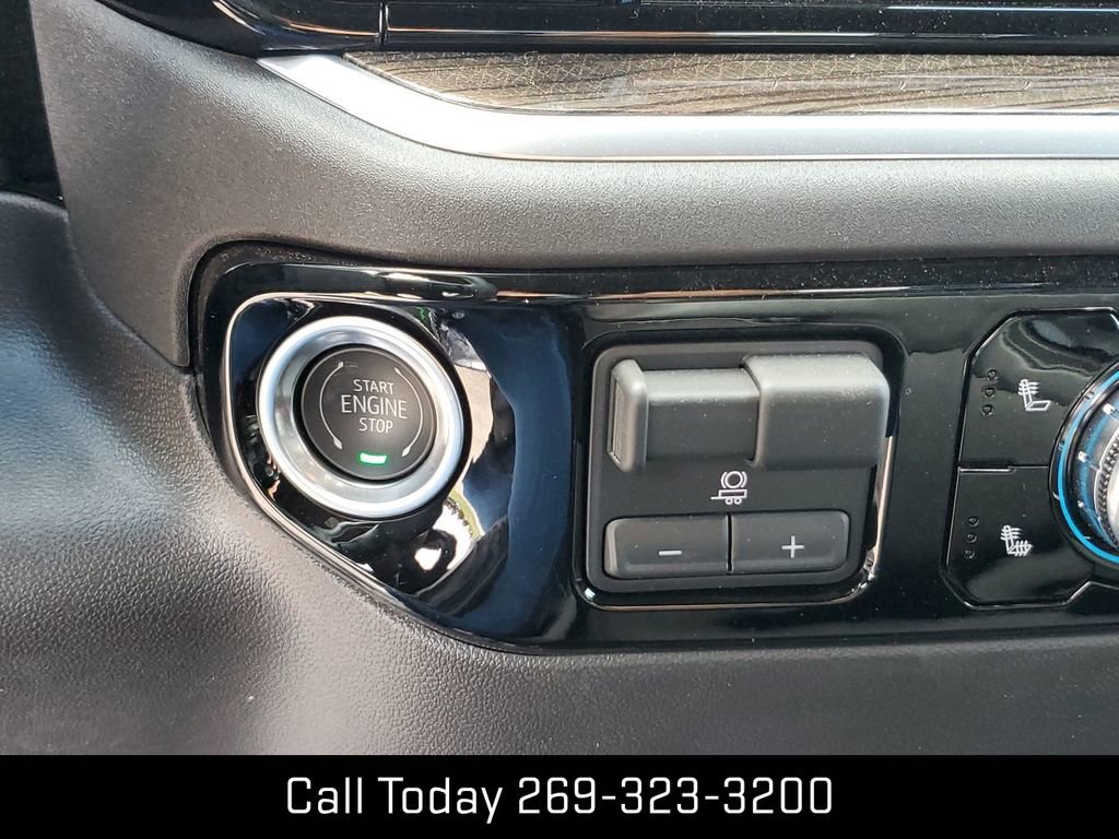 New 2025 GMC Sierra 1500 Elevation image 17