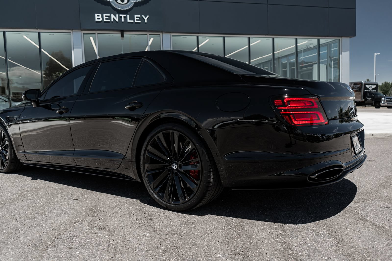 Certified 2025 Bentley Flying Spur Plug-In Hybrid AWD/4WD image 8