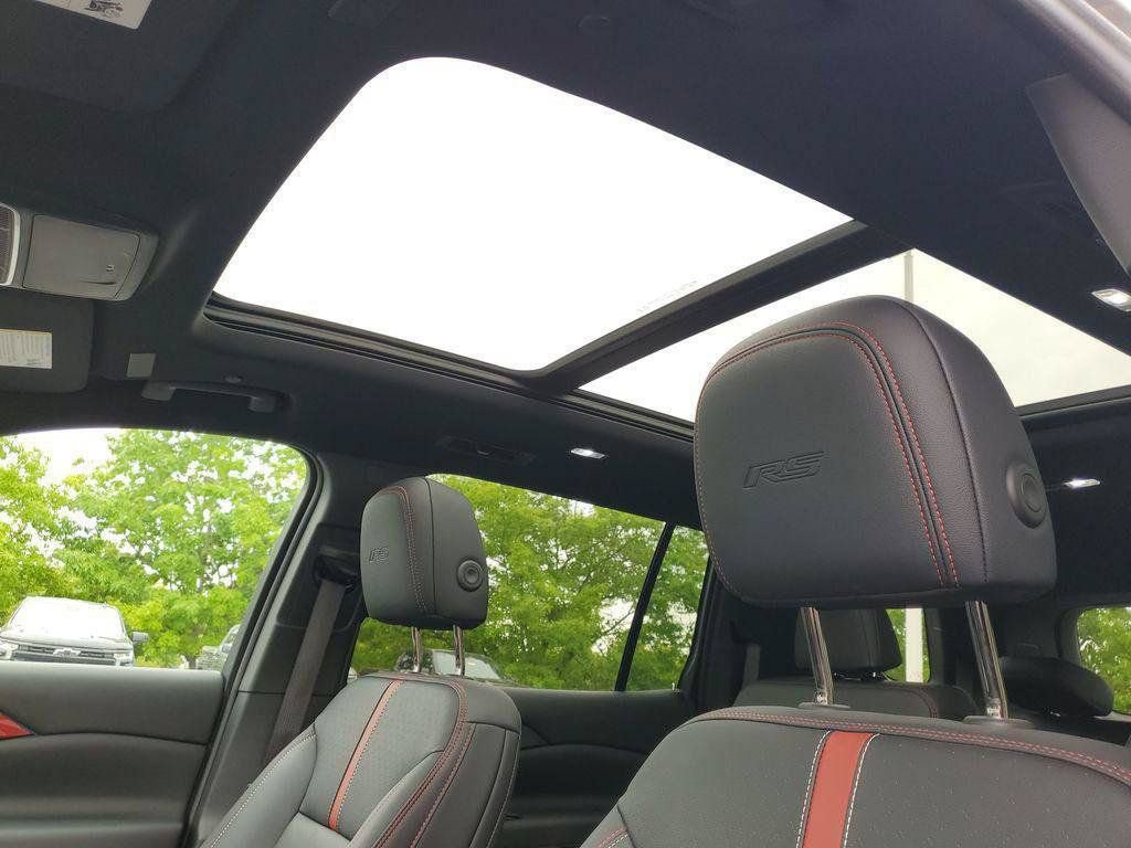 Certified 2024 Chevrolet Traverse RS AWD/4WD image 7