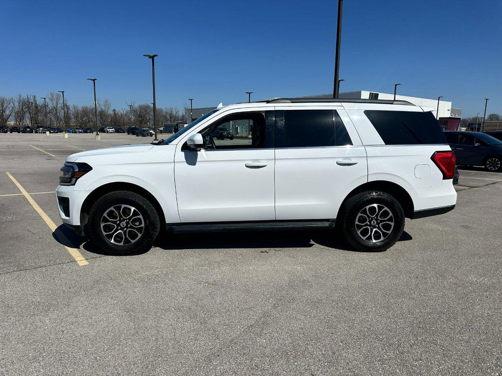 Used 2024 Ford Expedition XLT image 2