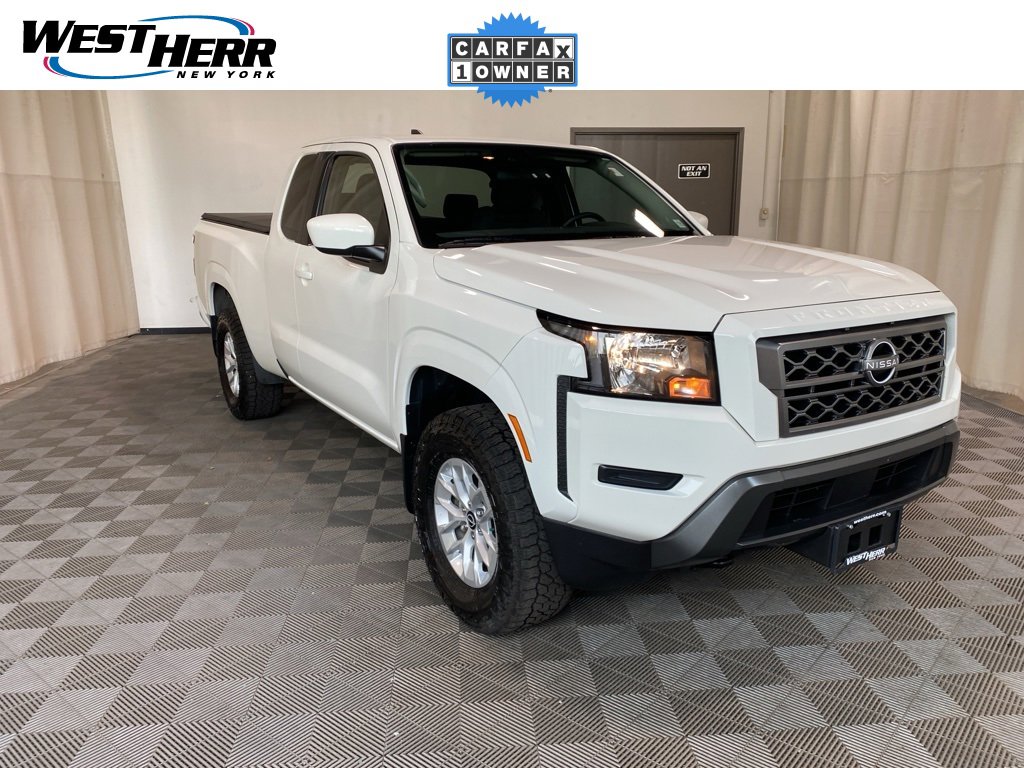 Used 2024 Nissan Frontier SV image 1