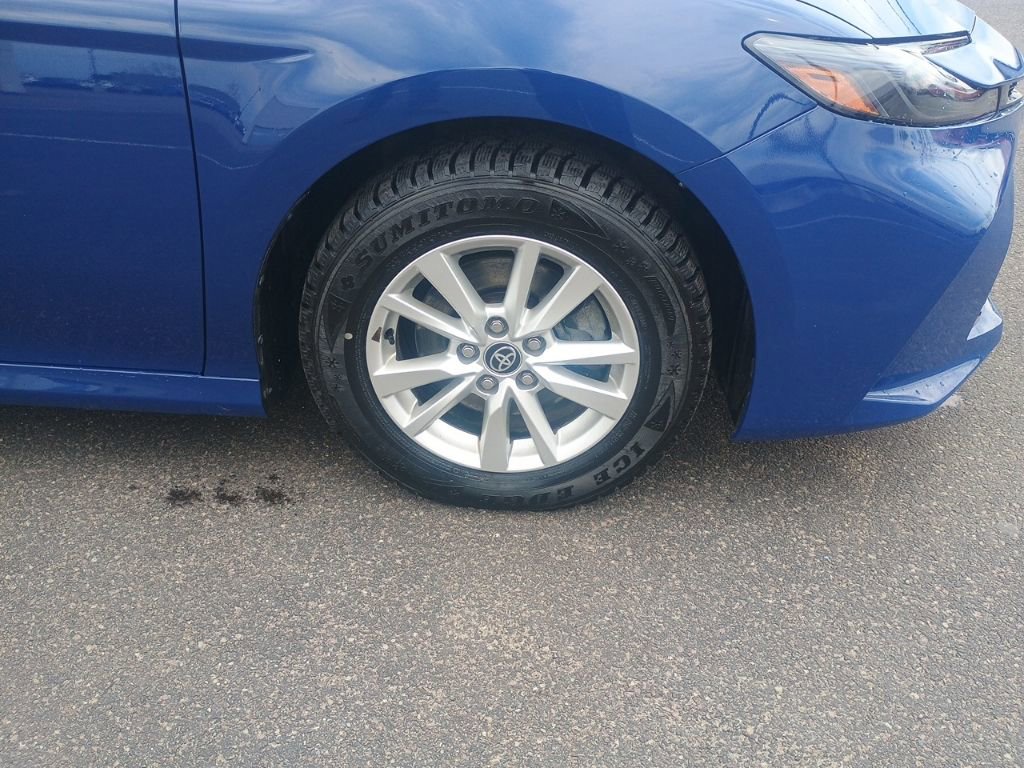 Used 2025 Toyota Camry LE w/ Convenience Package AWD/4WD image 9