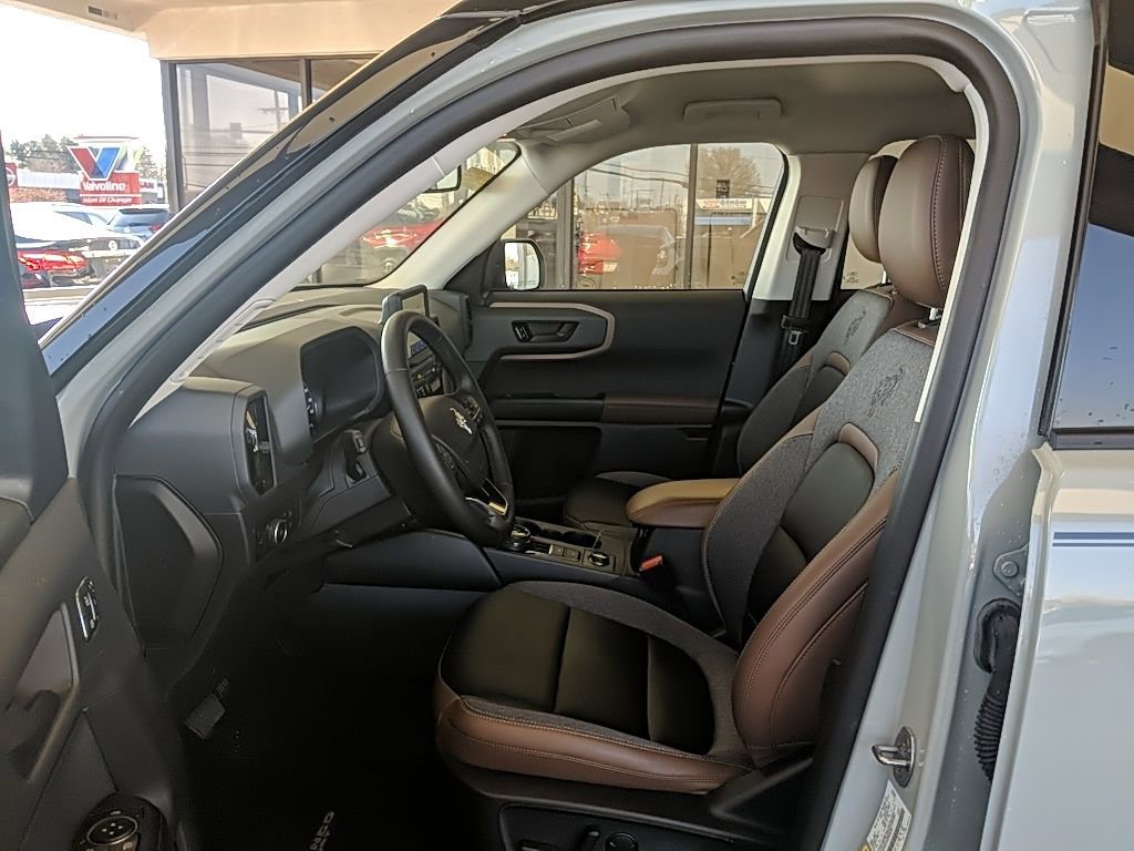 Used 2024 Ford Bronco Sport Outer Banks w/ Tech Package image 12