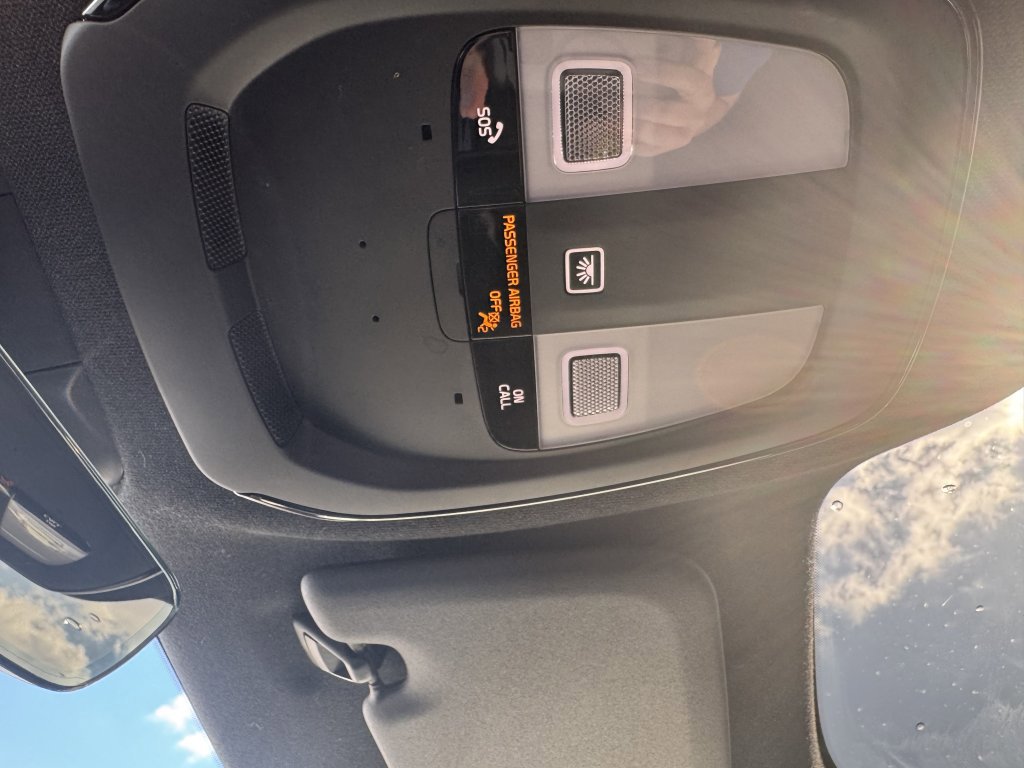 Used 2022 Volvo C40 P8 Recharge Ultimate image 23