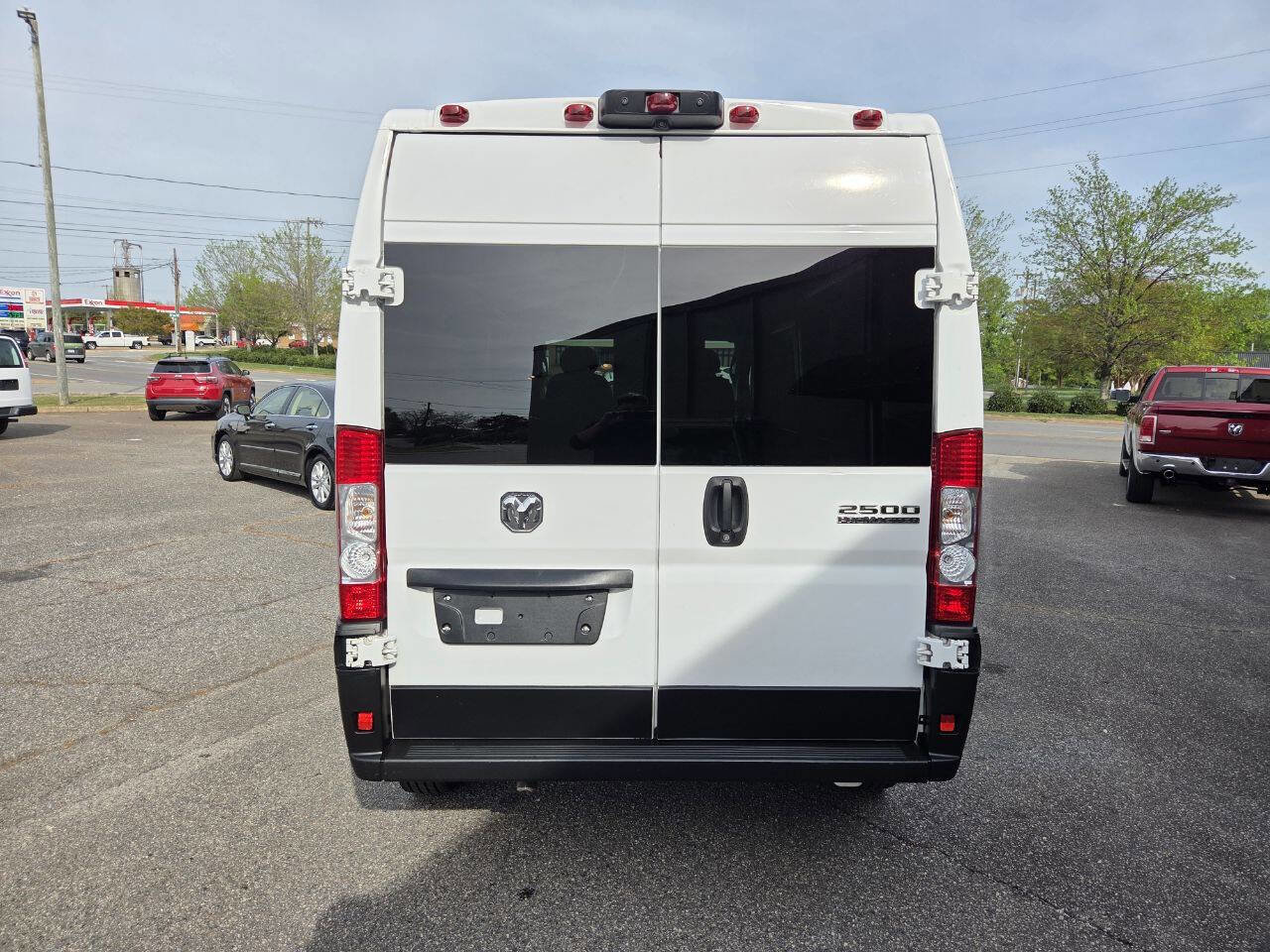 Used 2023 RAM ProMaster 2500 FWD image 4