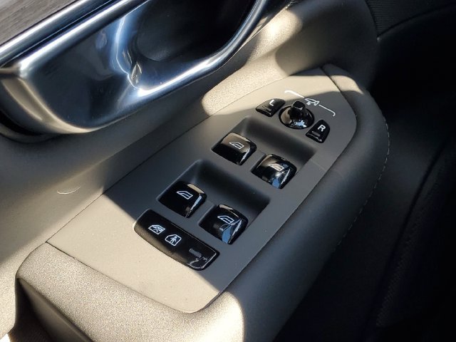 New 2027 Volvo XC90 B6 Plus AWD/4WD image 20