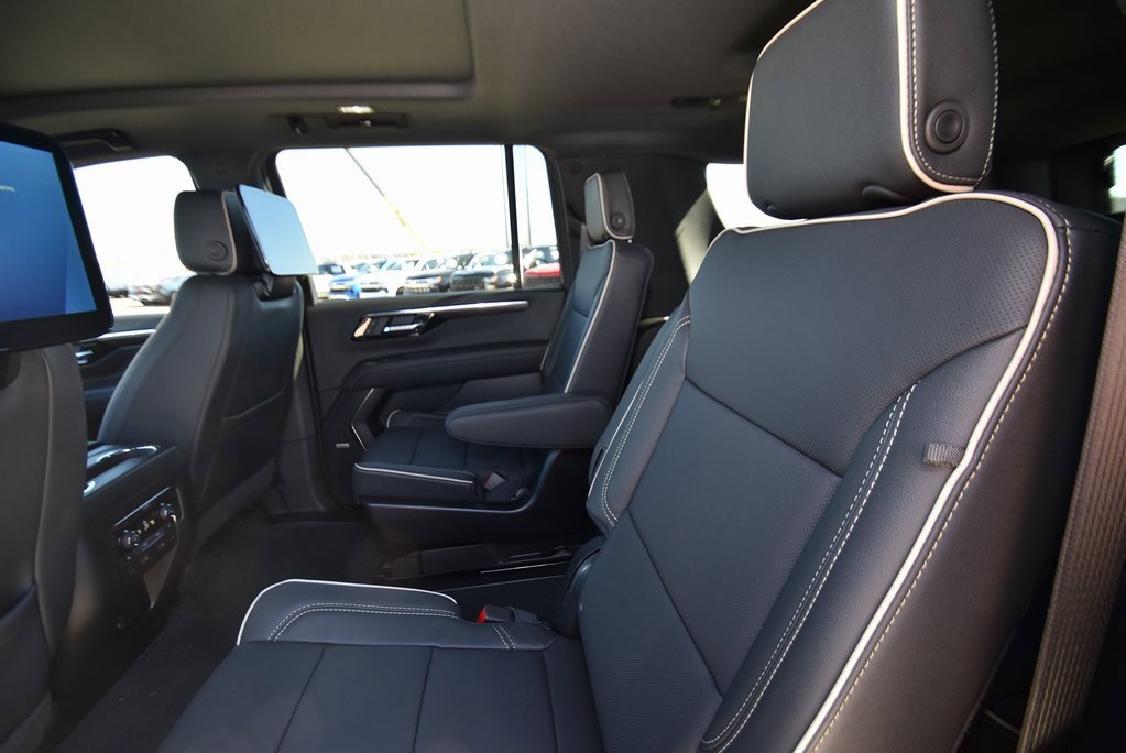 New 2026 Chevrolet Suburban Premier image 12