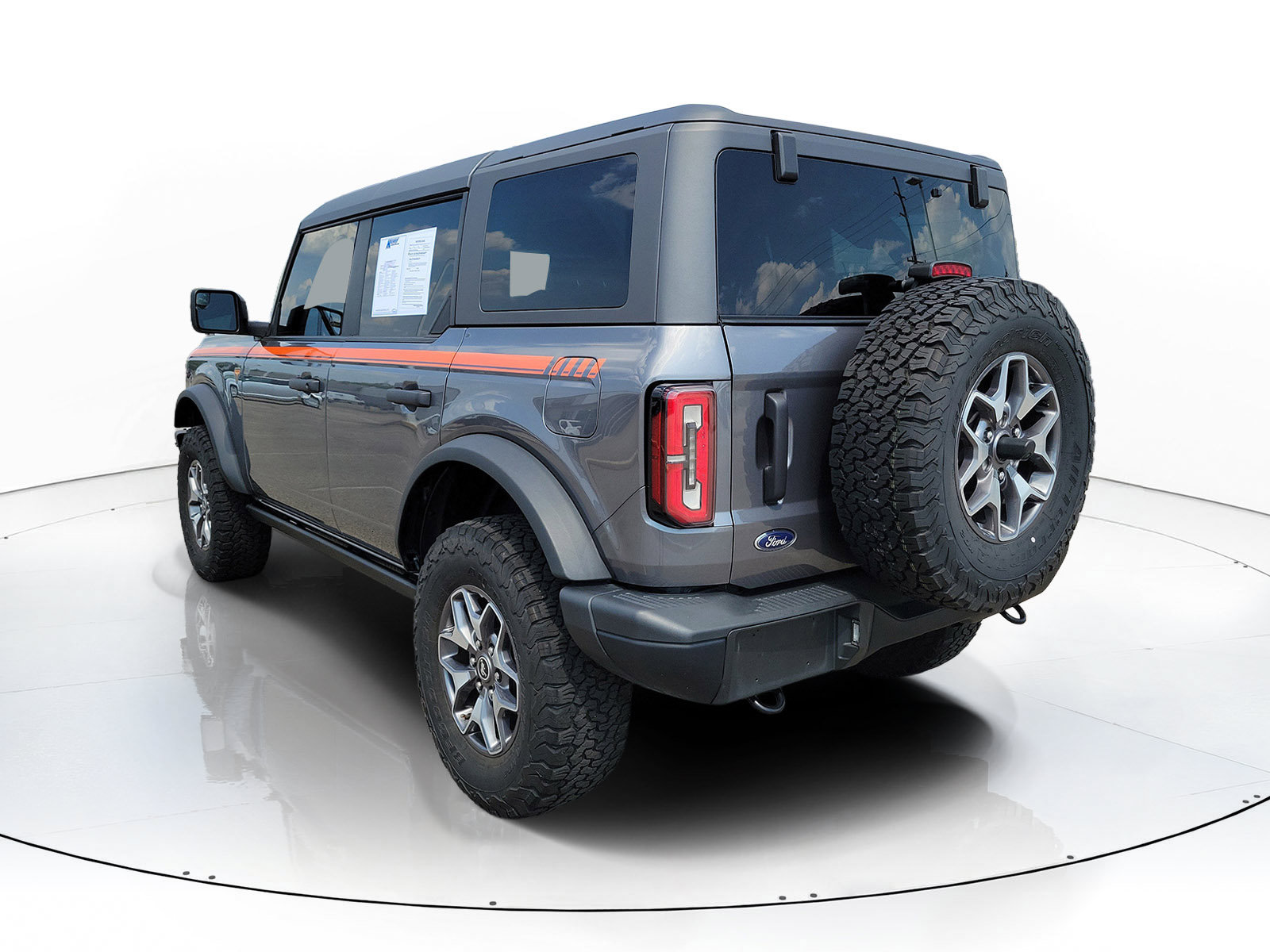 Used 2023 Ford Bronco Badlands AWD/4WD image 2