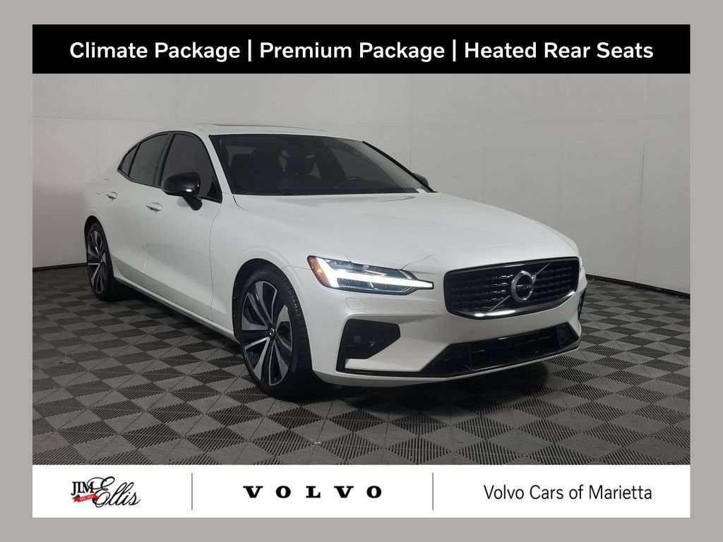 Used 2022 Volvo S60 B5 Momentum w/ Premium Package AWD/4WD image 1
