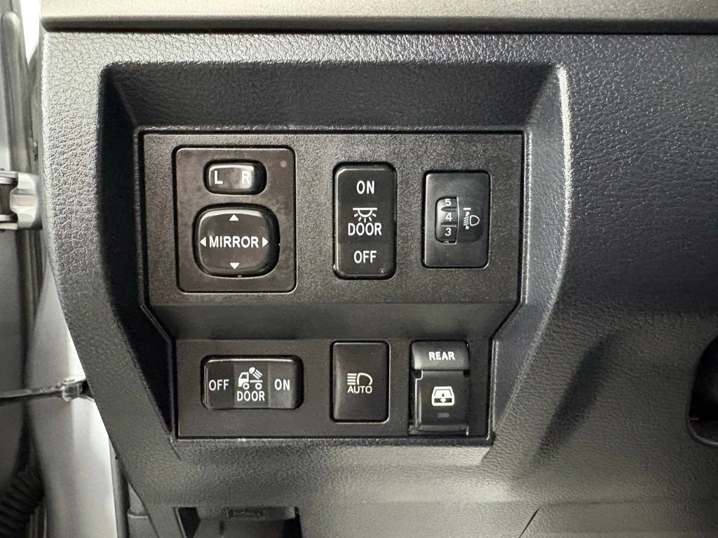 Used 2018 Toyota Tundra SR5 w/ TRD Off Road Package AWD/4WD image 17