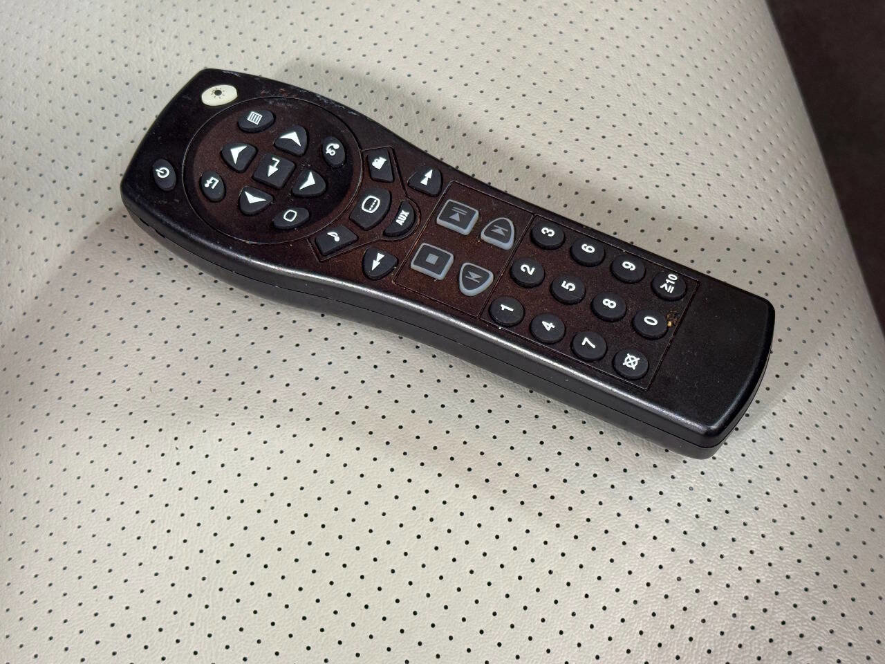 Used 2010 GMC Yukon SLT image 40