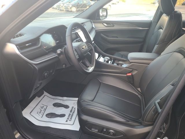 New 2025 Jeep Grand Cherokee L Limited image 11