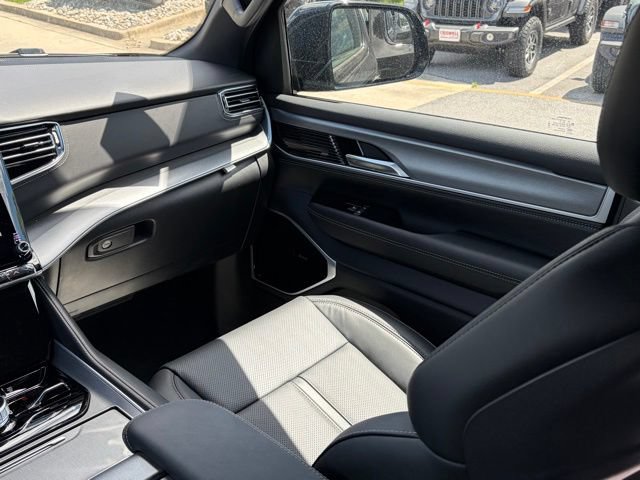 New 2026 Jeep Grand Wagoneer Limited AWD/4WD image 34