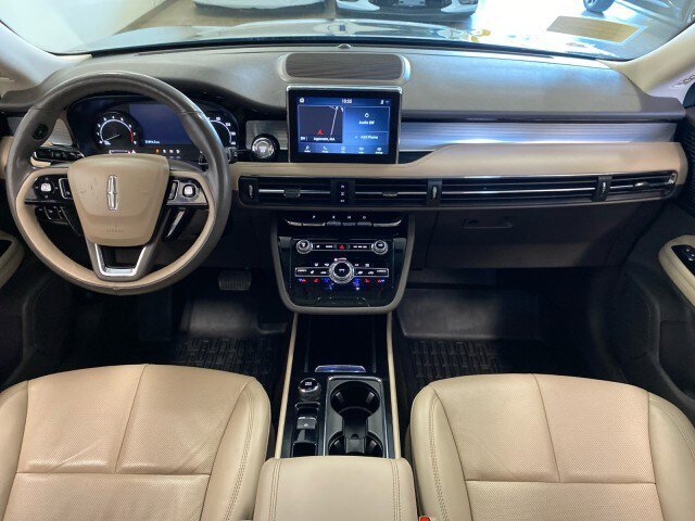Used 2022 Lincoln Corsair AWD w/ Premium Package image 11